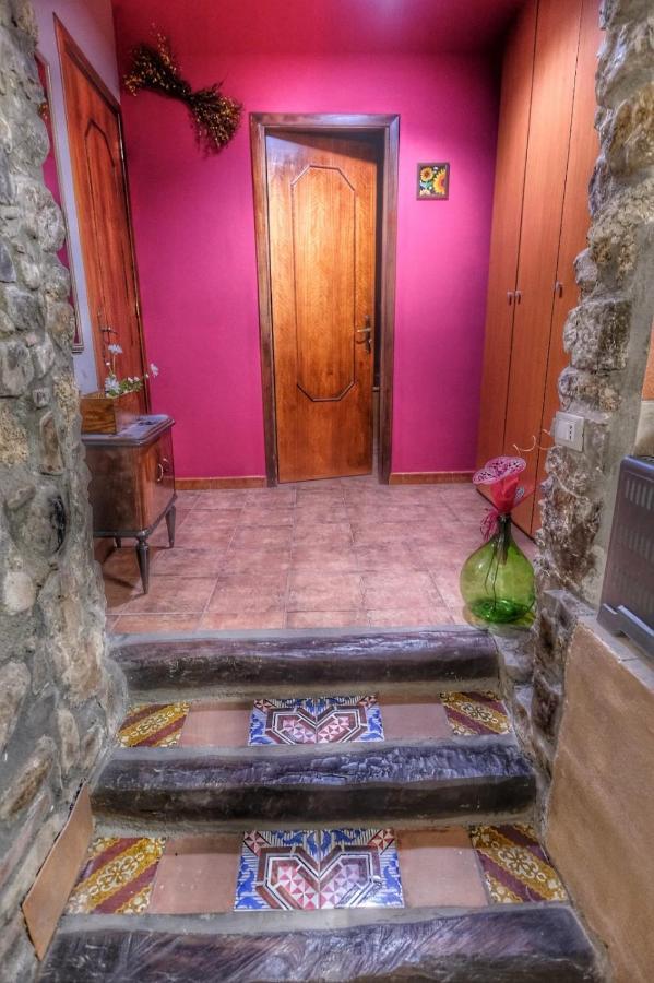 Casa Vacanze Fondaco Di Scillato Scillato  ภายนอก รูปภาพ