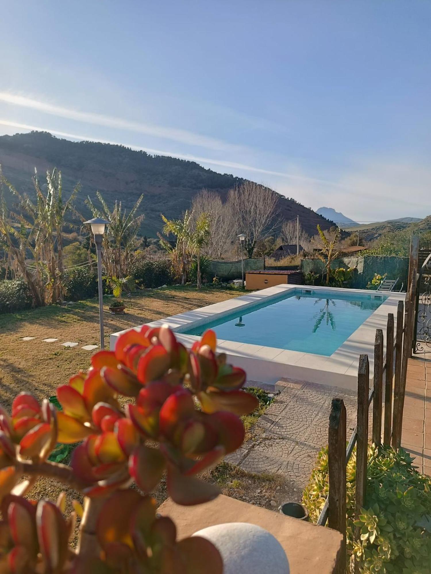 Casa Vacanze Fondaco Di Scillato Scillato  ภายนอก รูปภาพ